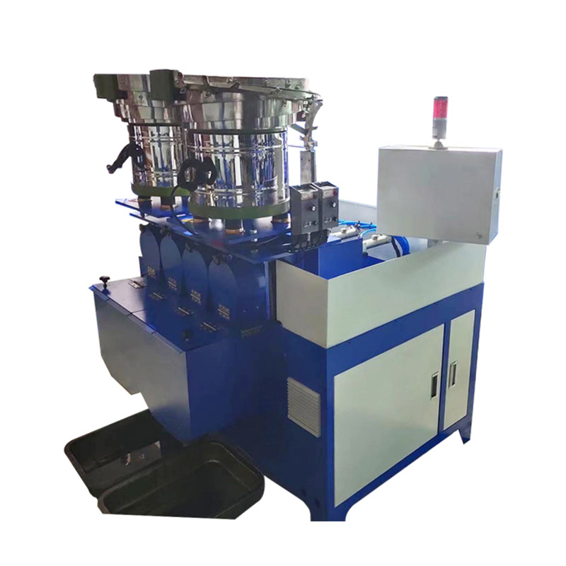 Автоматична машина за нарязване на гайки