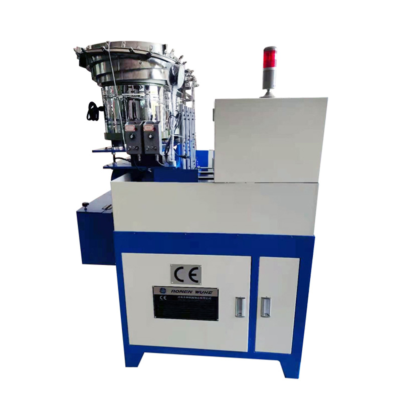 Машина за нарязване на гайки с четири шпиндела